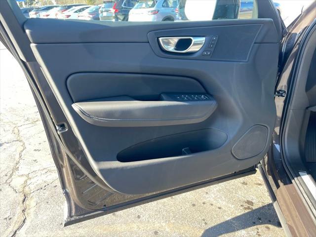 new 2025 Volvo XC60 car, priced at $51,570