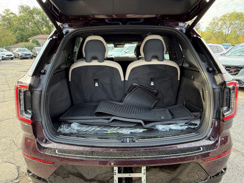 new 2025 Volvo EX90 car, priced at $85,117