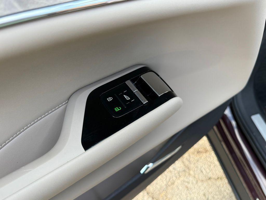 new 2025 Volvo EX90 car, priced at $85,117