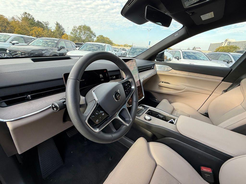 new 2025 Volvo EX90 car, priced at $85,117