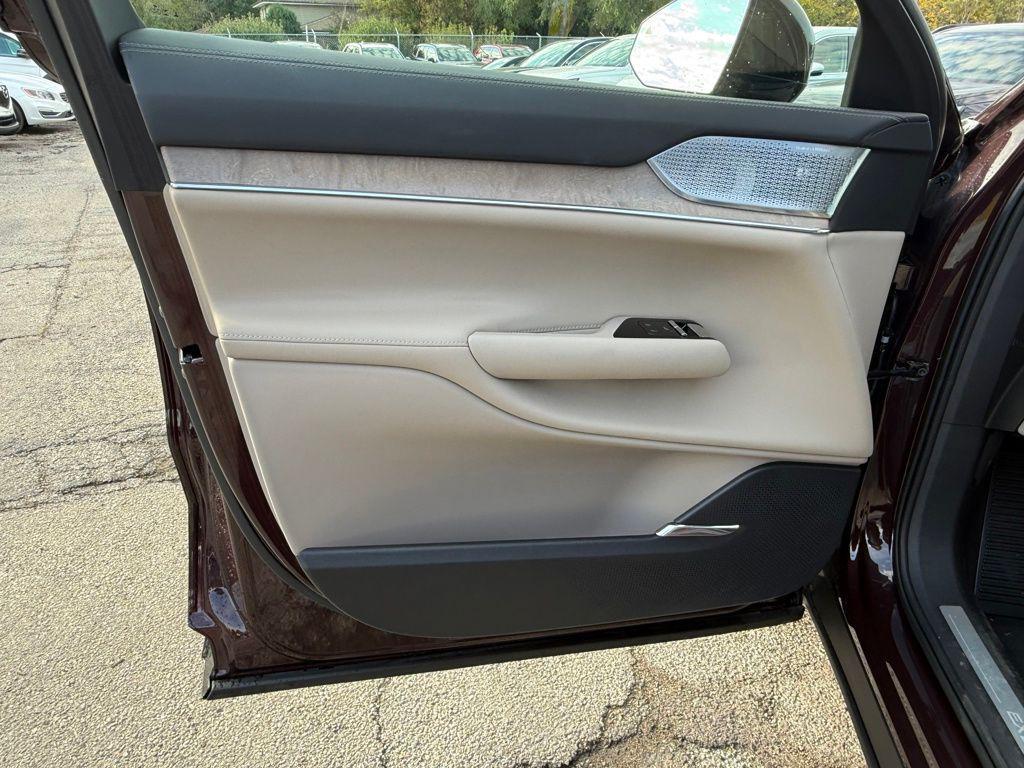 new 2025 Volvo EX90 car, priced at $85,117