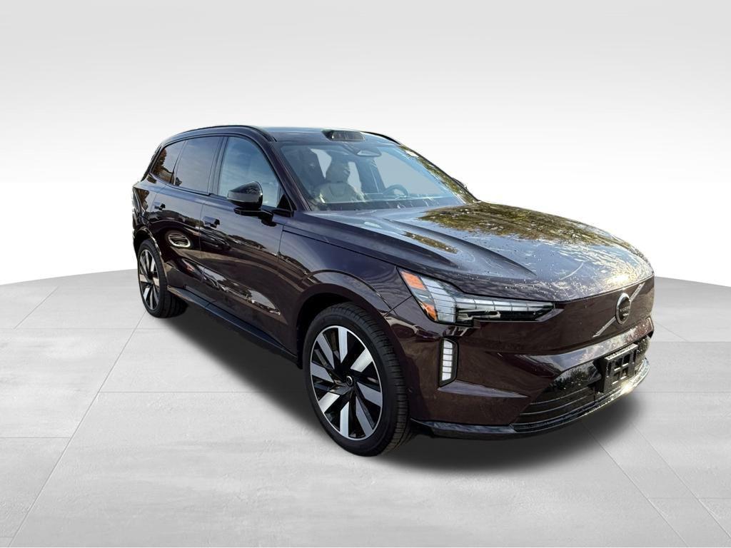 new 2025 Volvo EX90 car, priced at $85,117