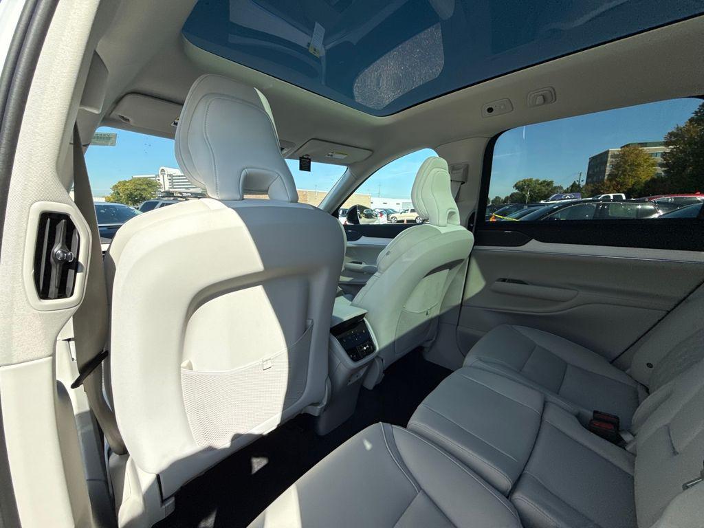 new 2025 Volvo EX90 car, priced at $74,669
