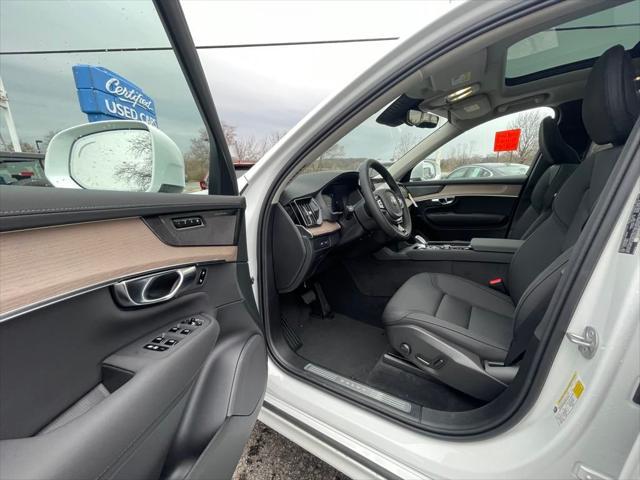 new 2025 Volvo XC90 Plug-In Hybrid car, priced at $76,805