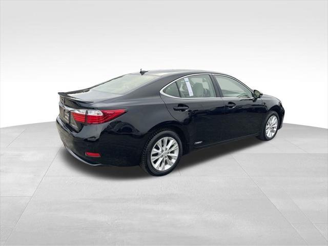 used 2014 Lexus ES 300h car, priced at $13,900