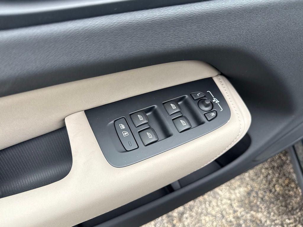 new 2026 Volvo XC60 car, priced at $54,985