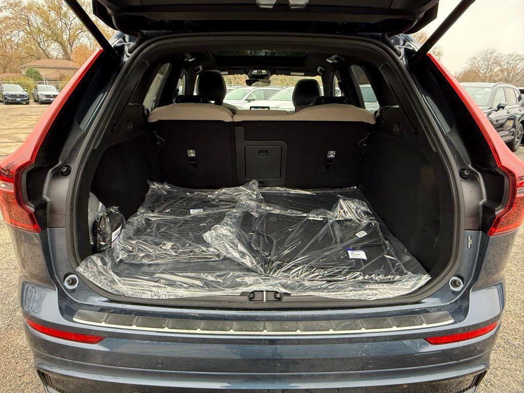 new 2026 Volvo XC60 car, priced at $54,985