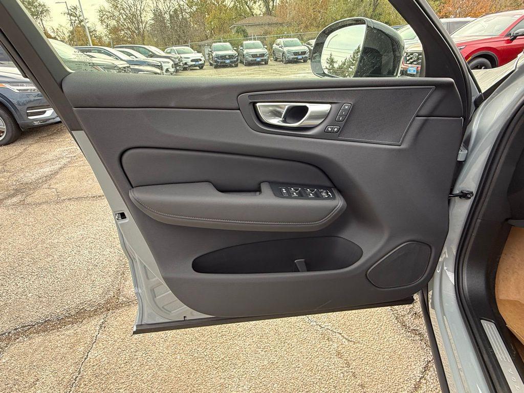 new 2026 Volvo XC60 car, priced at $55,015