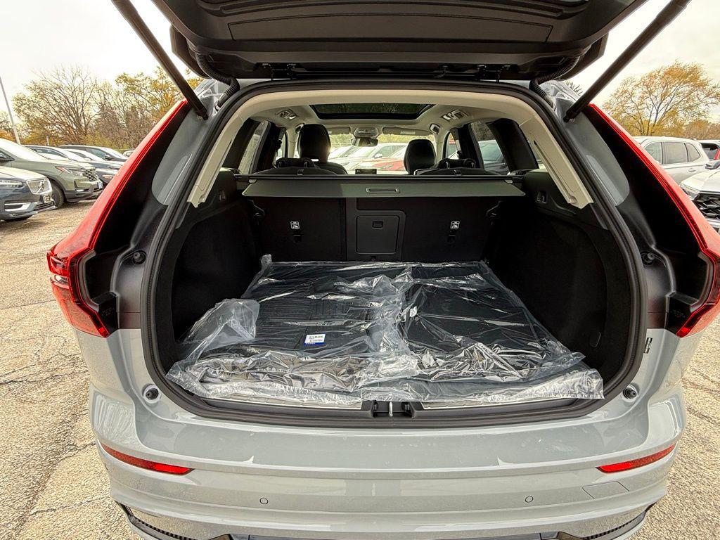 new 2026 Volvo XC60 car, priced at $55,015