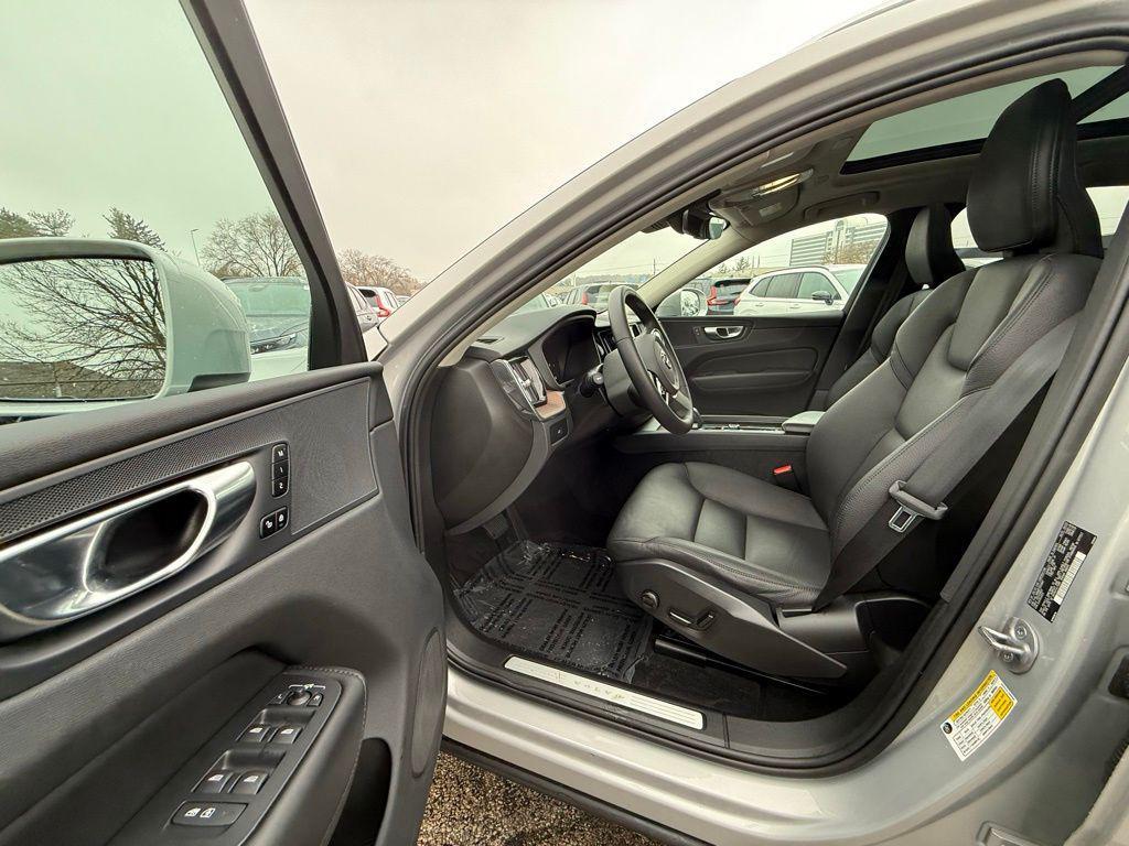 used 2023 Volvo XC60 car, priced at $32,499