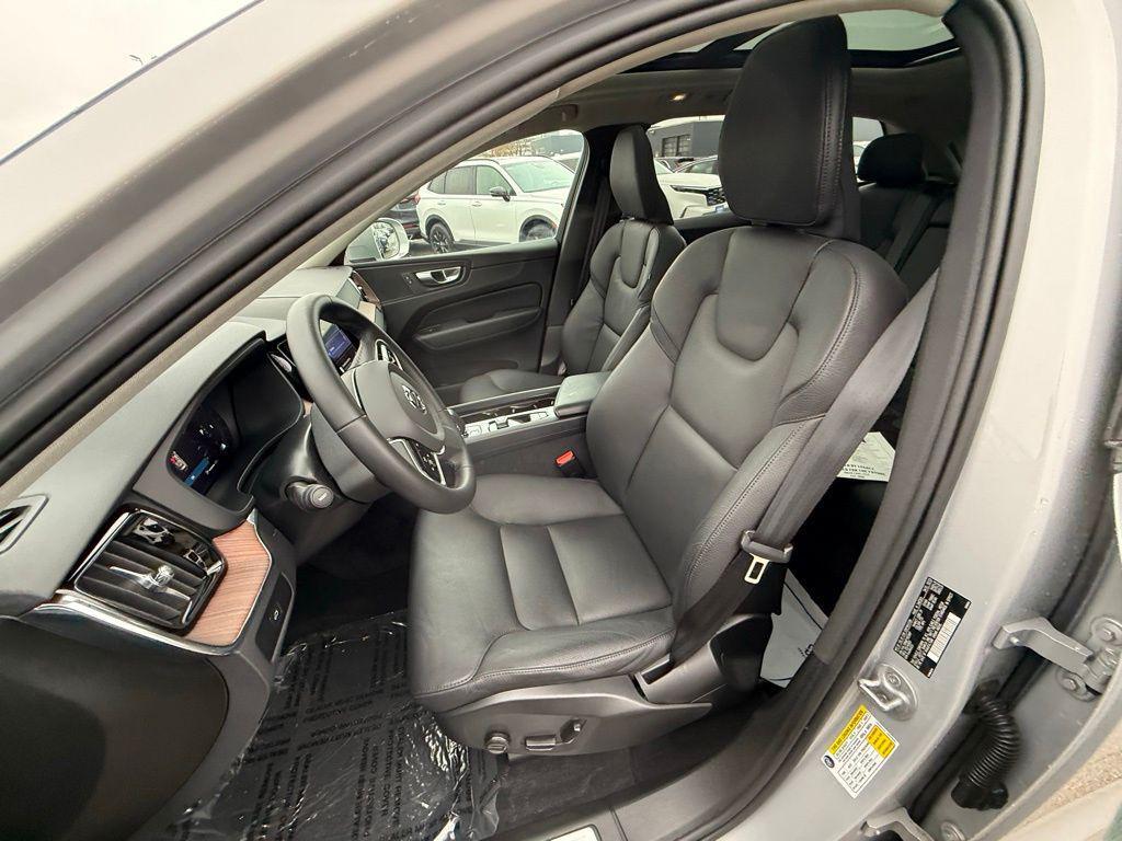 used 2023 Volvo XC60 car, priced at $32,499