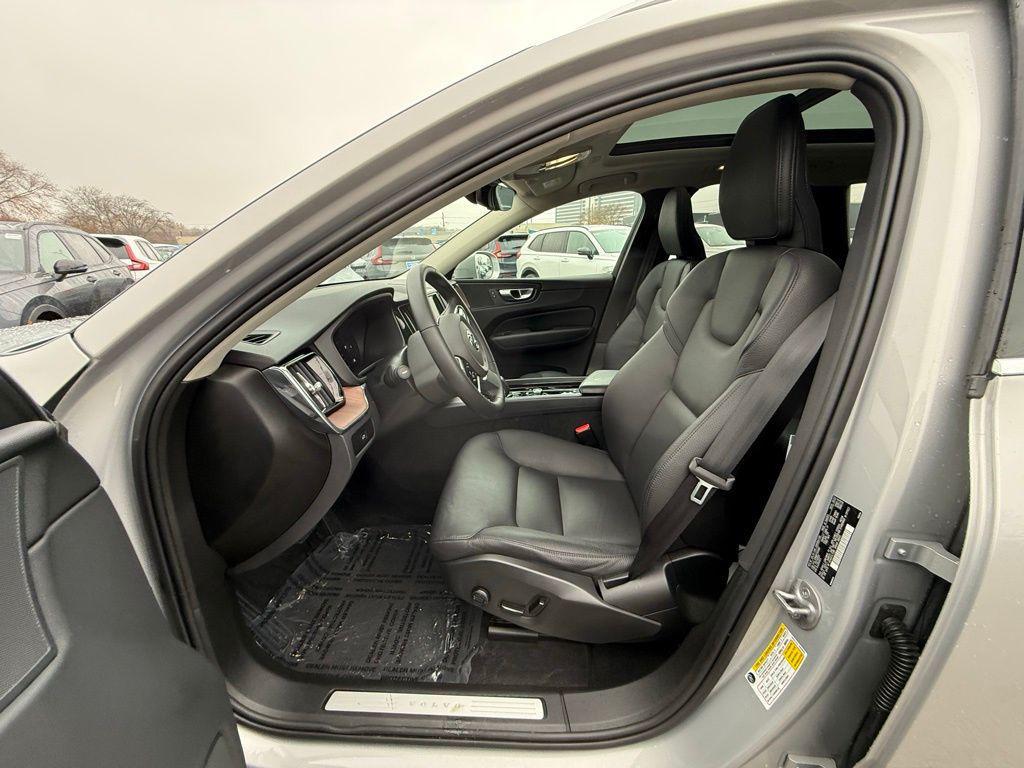 used 2023 Volvo XC60 car, priced at $32,499