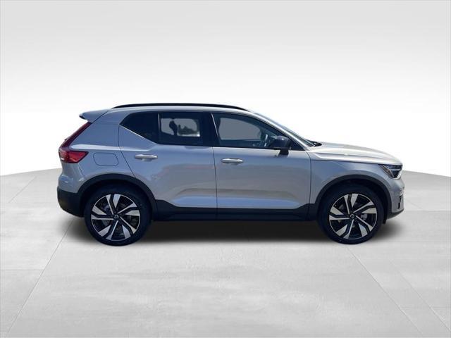 new 2024 Volvo XC40 car, priced at $44,425