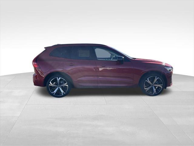 new 2025 Volvo XC60 car, priced at $60,020