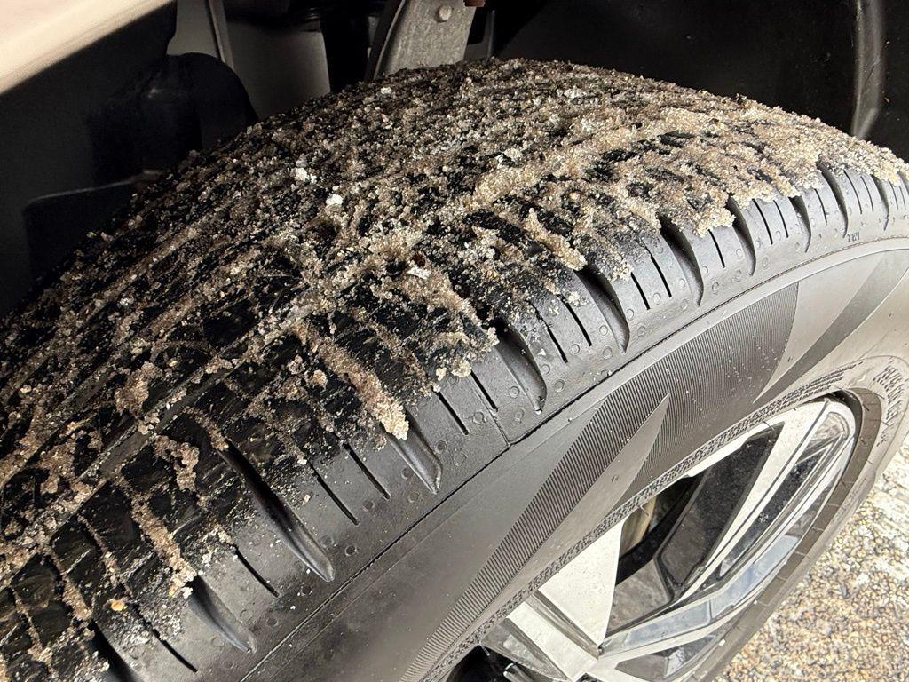 new 2025 Volvo XC60 car, priced at $51,100