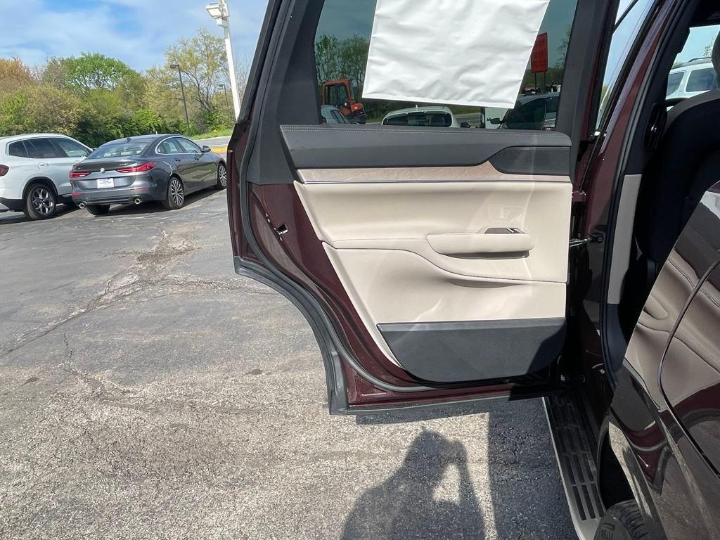 new 2025 Volvo EX90 car, priced at $83,059