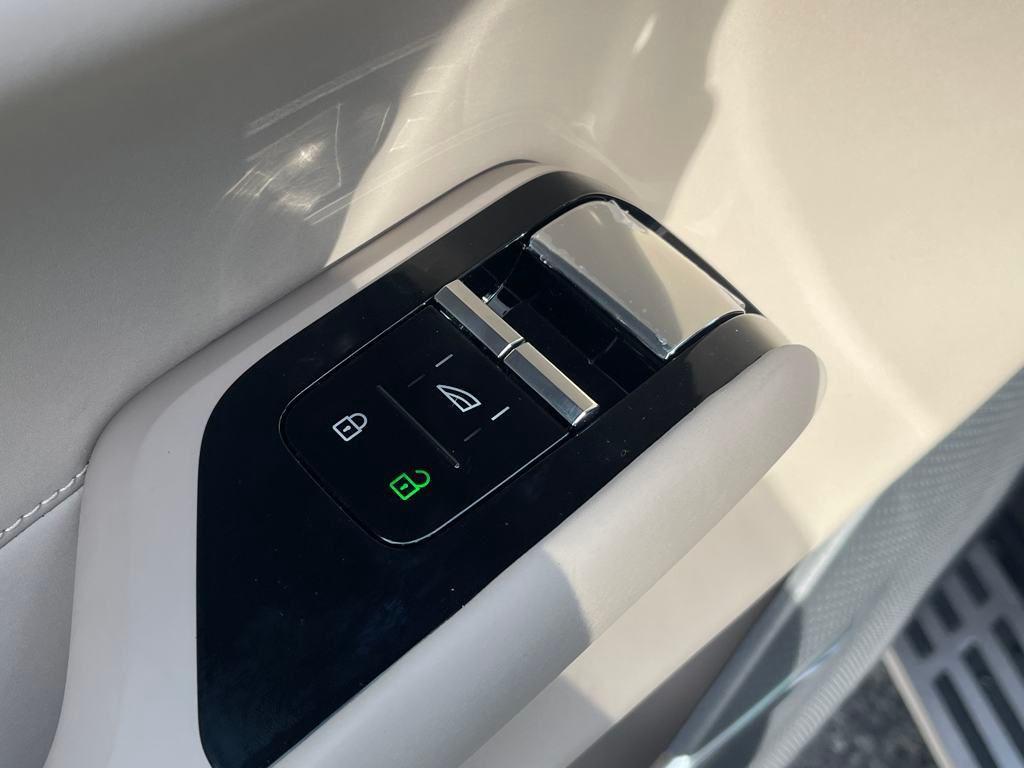 new 2025 Volvo EX90 car, priced at $83,059