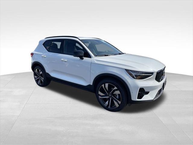 new 2025 Volvo XC40 car, priced at $49,820