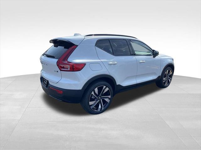 new 2025 Volvo XC40 car, priced at $49,820