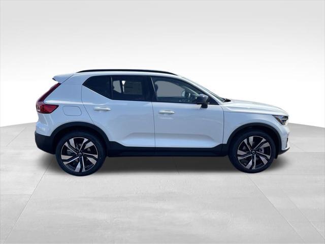 new 2025 Volvo XC40 car, priced at $50,320