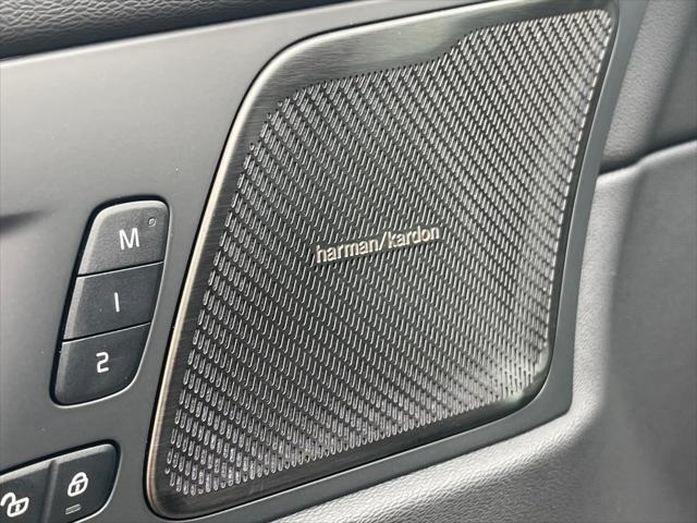 new 2025 Volvo XC60 car, priced at $54,900