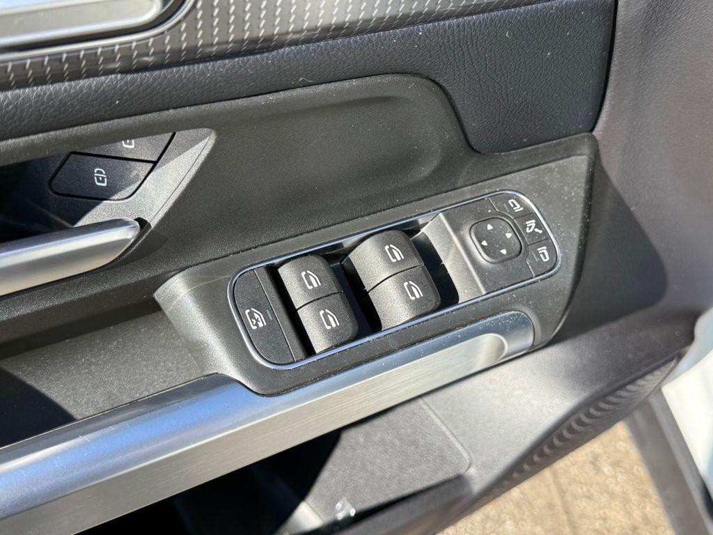 used 2021 Mercedes-Benz GLB 250 car, priced at $24,755