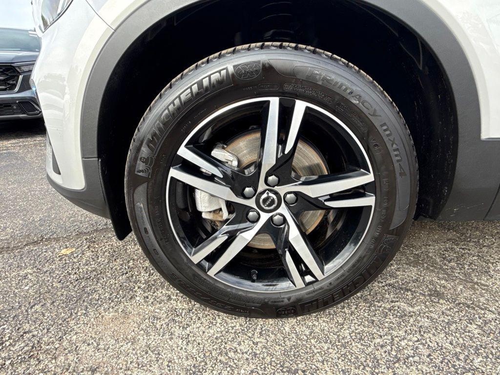used 2025 Volvo XC40 car, priced at $32,898