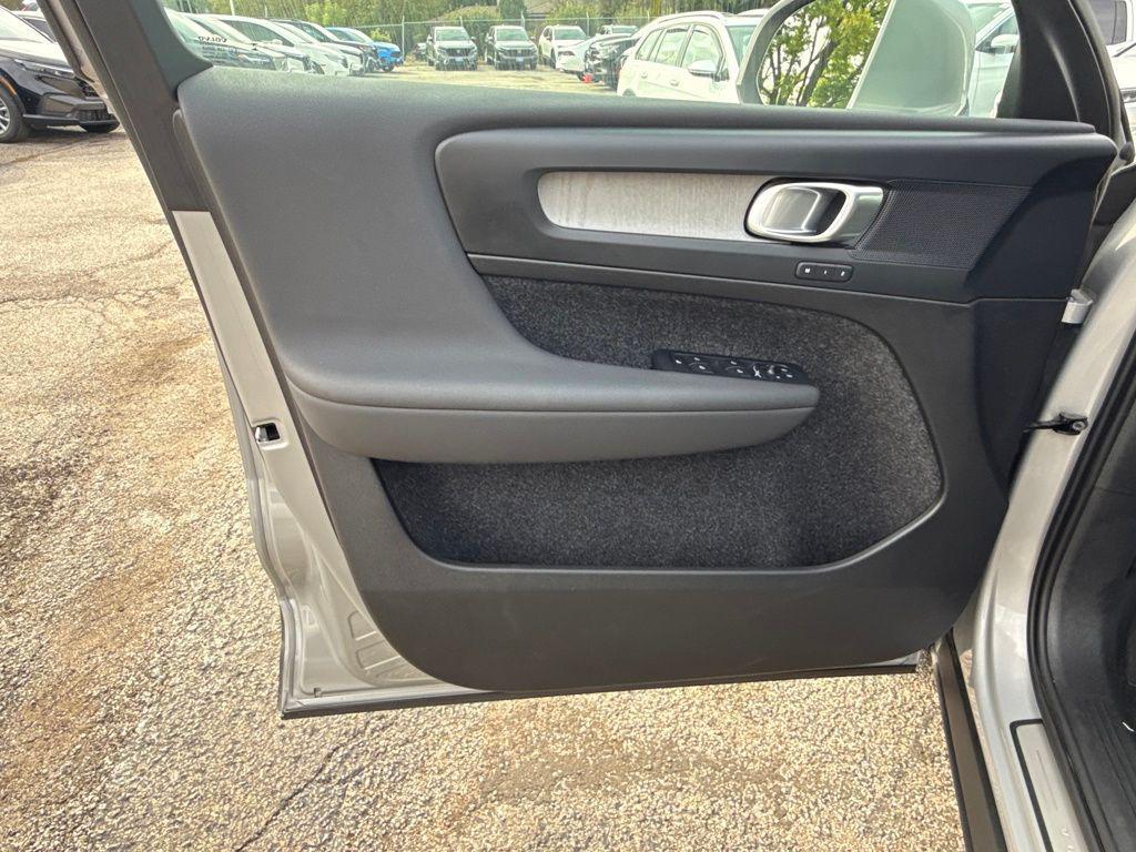 used 2025 Volvo XC40 car, priced at $32,898