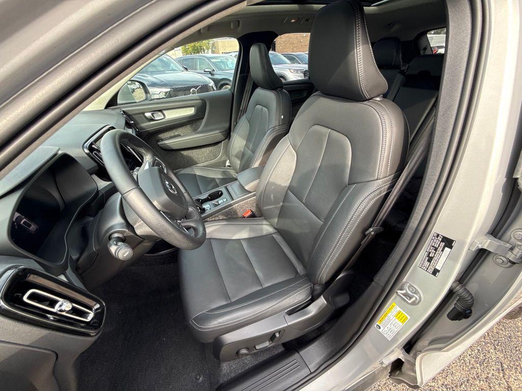 used 2025 Volvo XC40 car, priced at $32,898