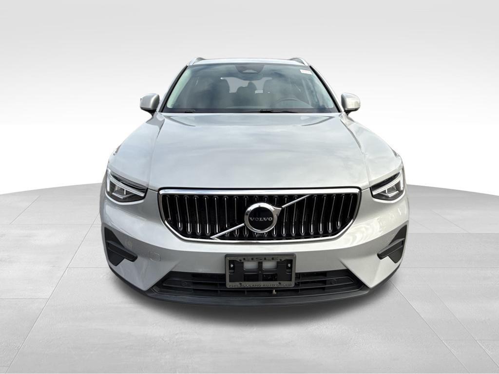 used 2025 Volvo XC40 car, priced at $32,898
