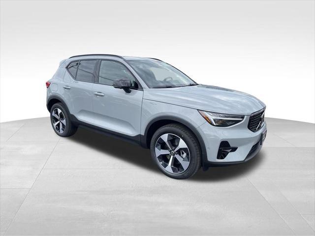 new 2025 Volvo XC40 car, priced at $46,315