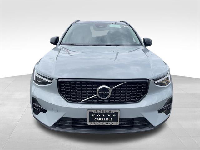 new 2025 Volvo XC40 car, priced at $46,315