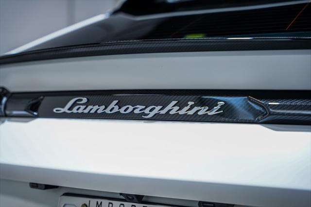 used 2022 Lamborghini Urus car, priced at $231,990