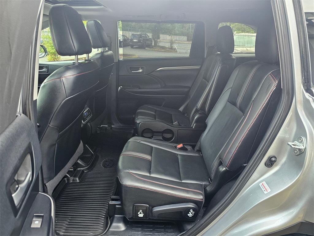 used 2019 Toyota Highlander car, priced at $24,735