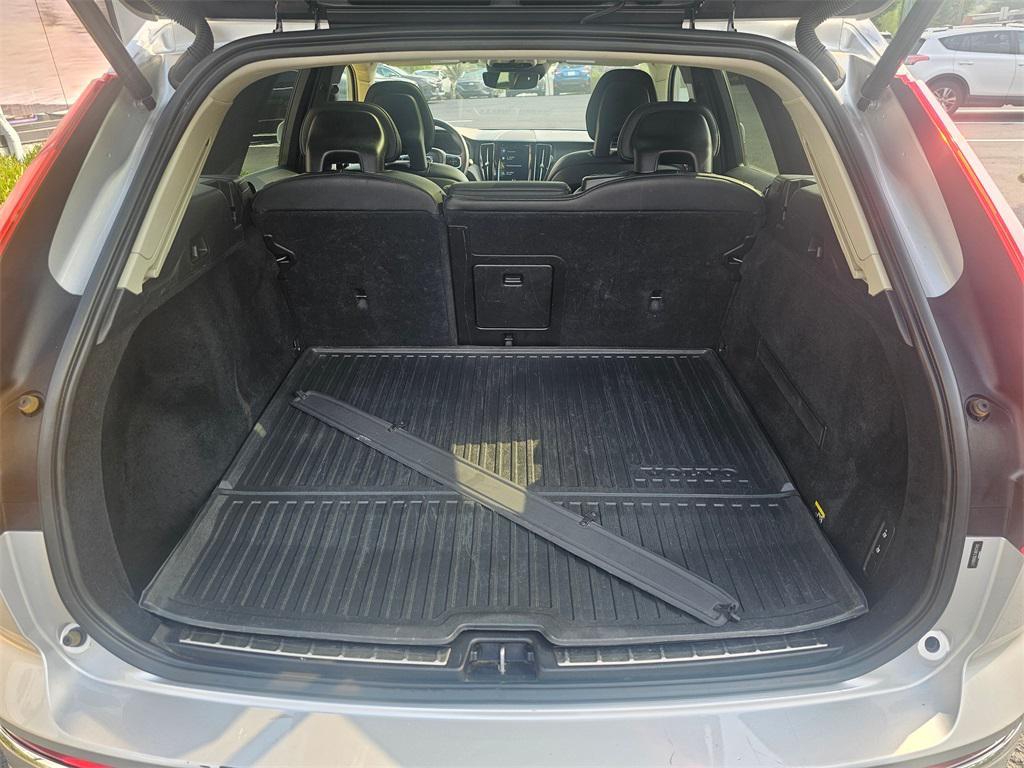used 2018 Volvo XC60 Recharge Plug-In Hybrid car, priced at $24,753