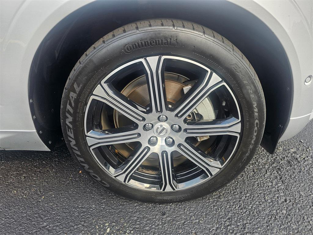 used 2018 Volvo XC60 Recharge Plug-In Hybrid car, priced at $24,753