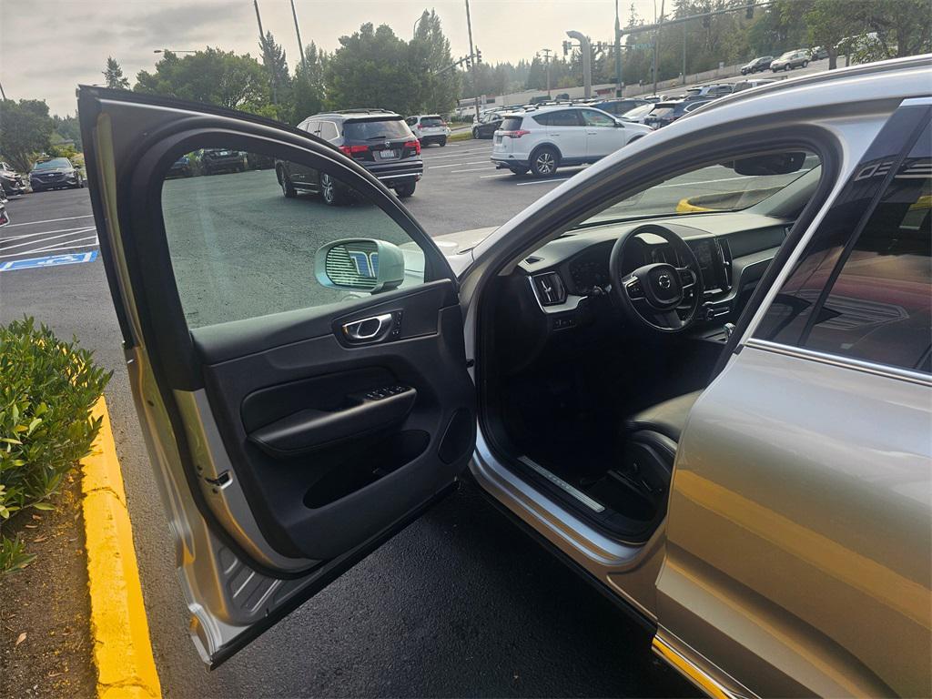 used 2018 Volvo XC60 Recharge Plug-In Hybrid car, priced at $24,753