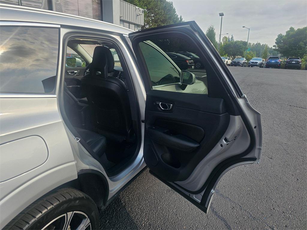 used 2018 Volvo XC60 Recharge Plug-In Hybrid car, priced at $24,753