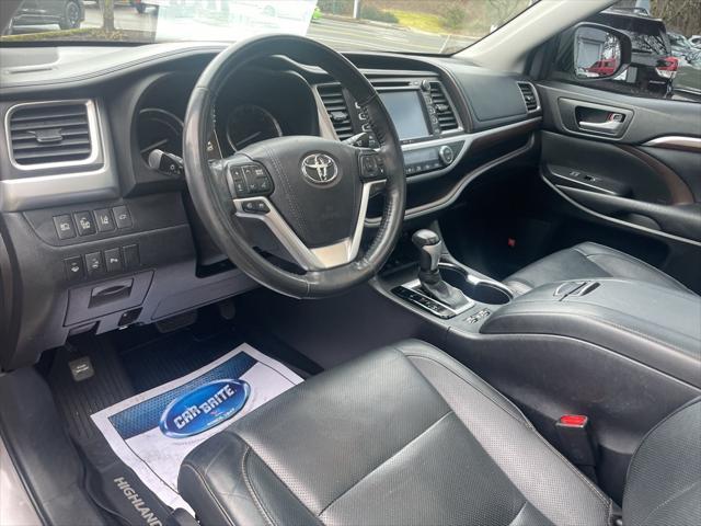 used 2015 Toyota Highlander Hybrid car, priced at $26,995