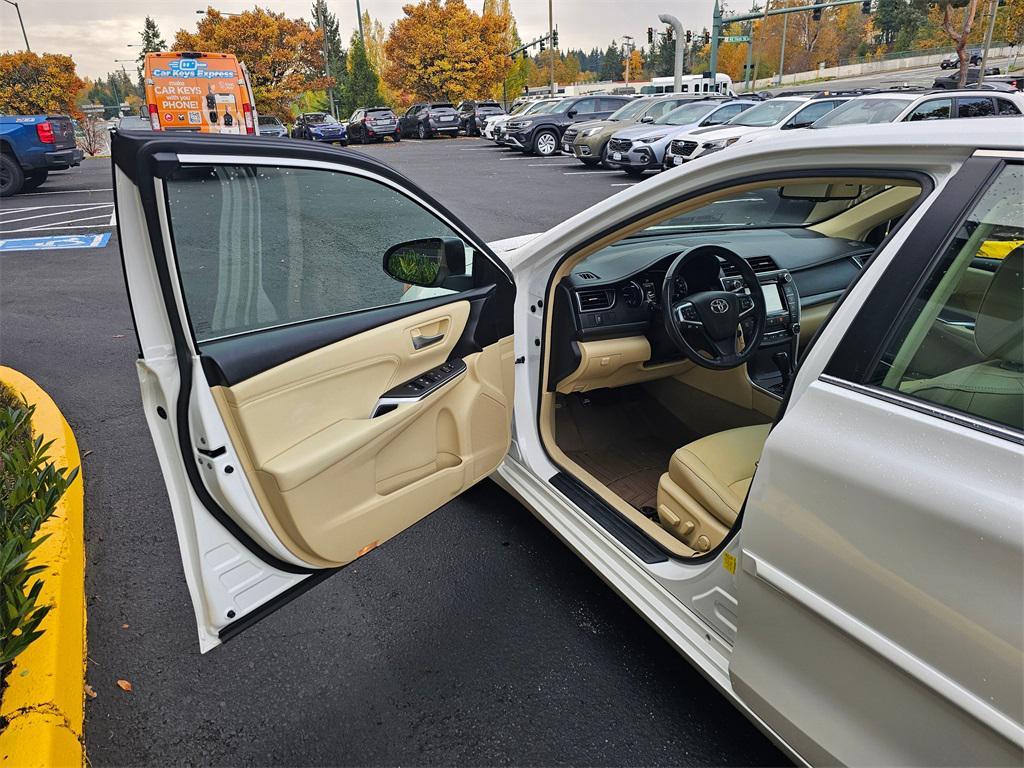 used 2017 Toyota Camry Hybrid car, priced at $17,995