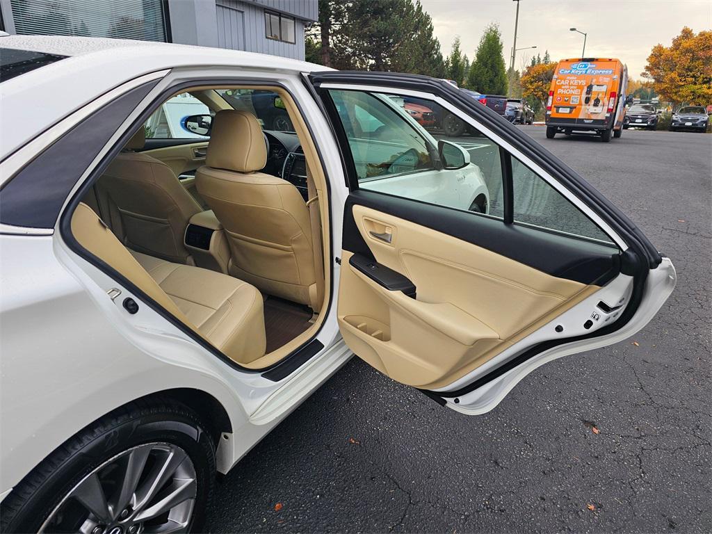 used 2017 Toyota Camry Hybrid car, priced at $17,995