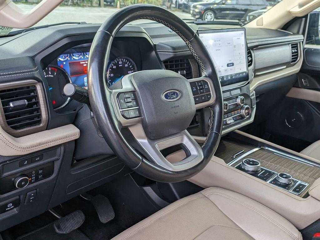 used 2023 Ford Expedition car, priced at $35,954