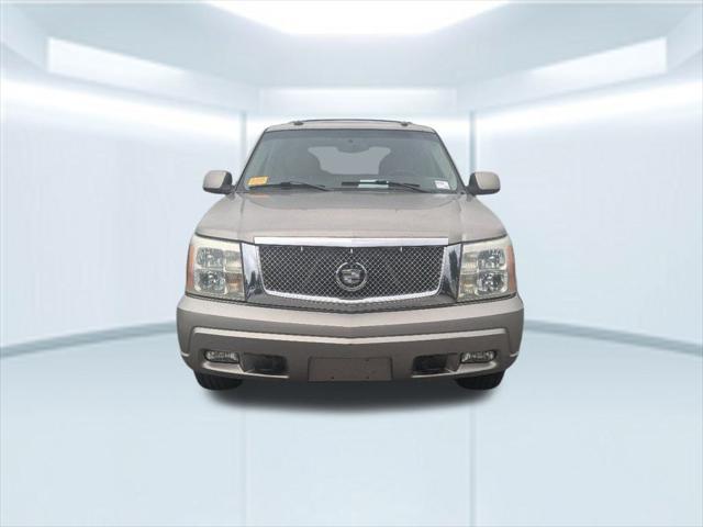 used 2003 Cadillac Escalade car, priced at $6,289