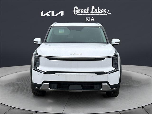 new 2025 Kia EV9 car, priced at $66,440