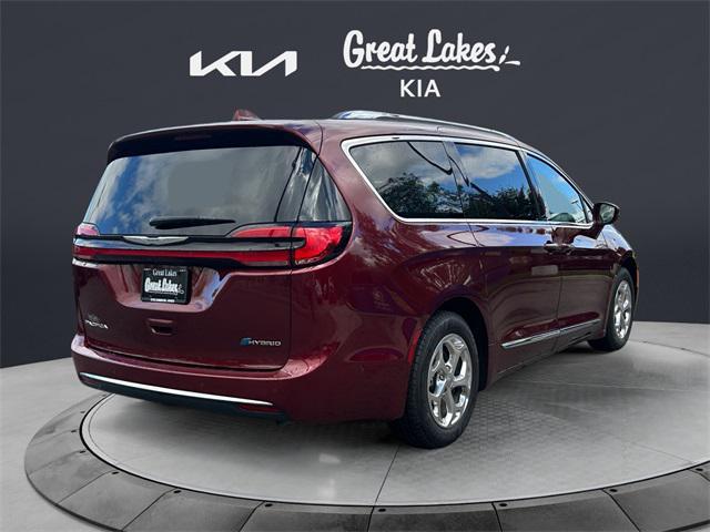 used 2021 Chrysler Pacifica Hybrid car, priced at $26,535