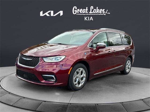 used 2021 Chrysler Pacifica Hybrid car, priced at $26,535