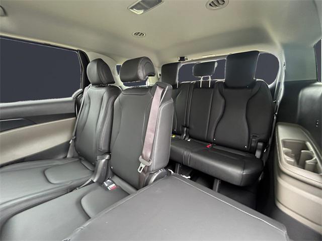 new 2025 Kia Carnival car, priced at $42,655