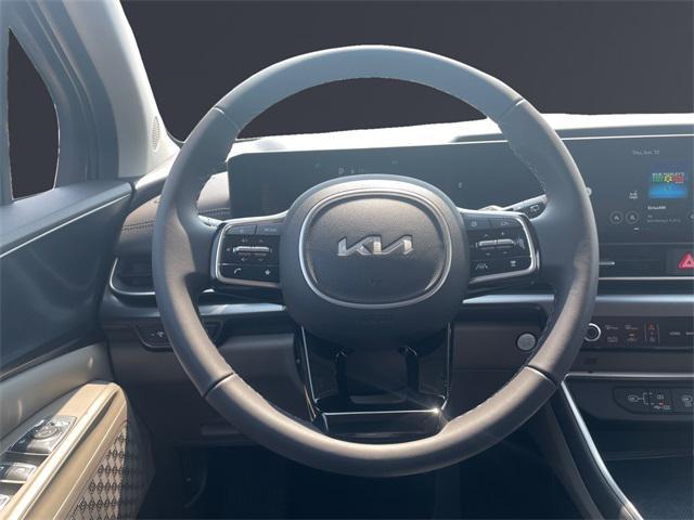 new 2025 Kia Carnival car, priced at $40,500