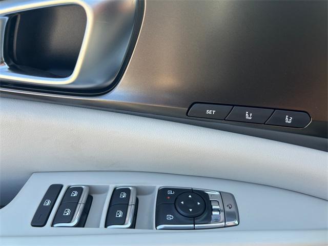 new 2026 Kia Carnival Hybrid car, priced at $51,285