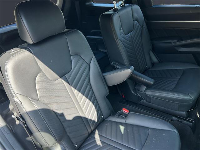 used 2024 Kia Sorento car, priced at $35,461